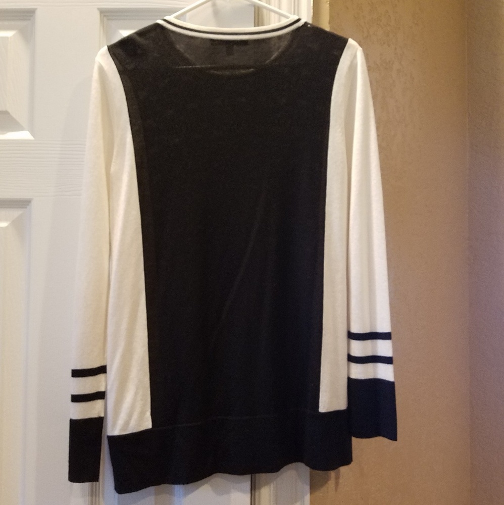 Neiman Marcus Sweater - Picture 4 of 6